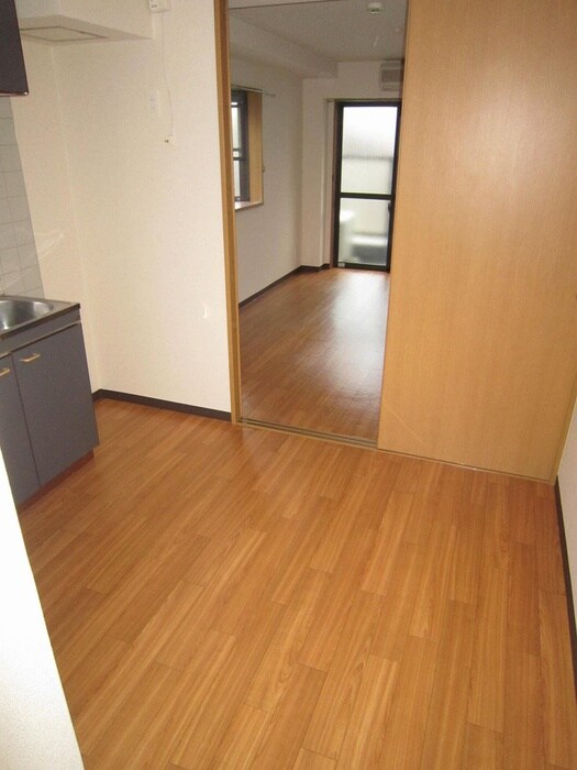 物件内観写真9　(居室)