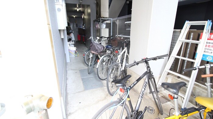 物件外観写真6　(駐輪場)