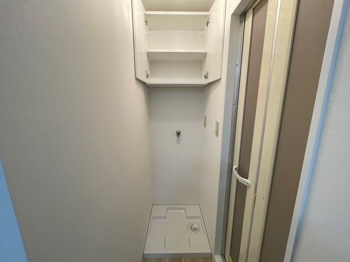 物件内観写真15　(洗濯機置場)