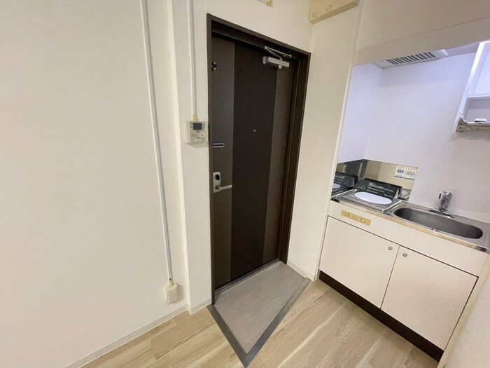 物件内観写真16　(玄関)