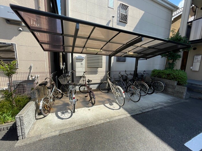 物件外観写真3　(駐輪場)