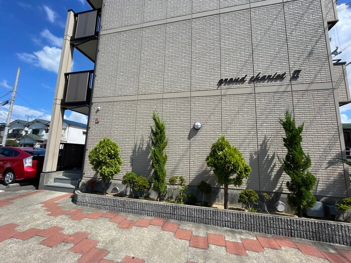 物件外観写真5　(エントランス部分)