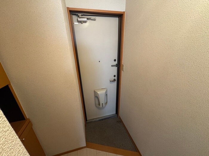 物件内観写真16　(玄関)