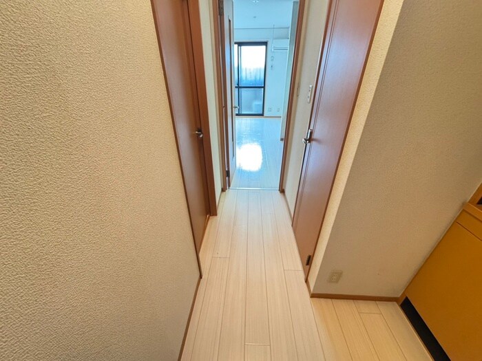 物件内観写真17　(廊下)