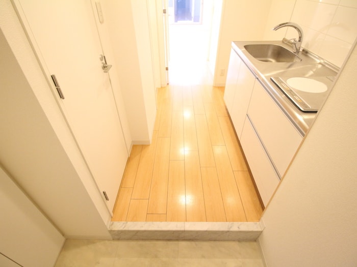 物件内観写真13　(玄関)