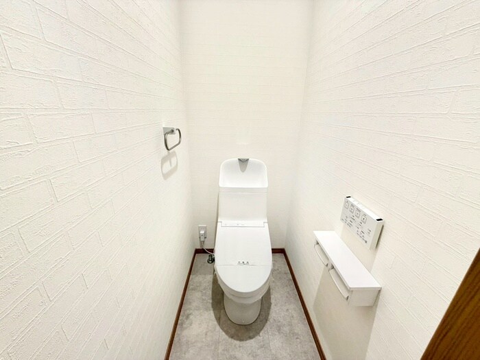 物件内観写真11　(トイレ)