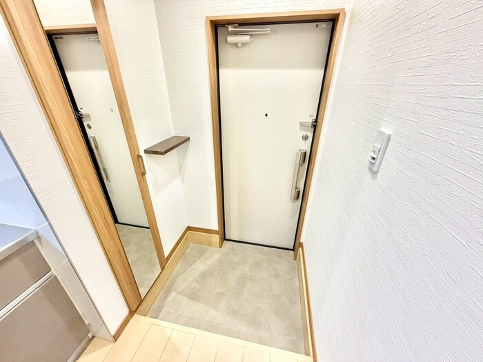 物件内観写真14　(玄関)