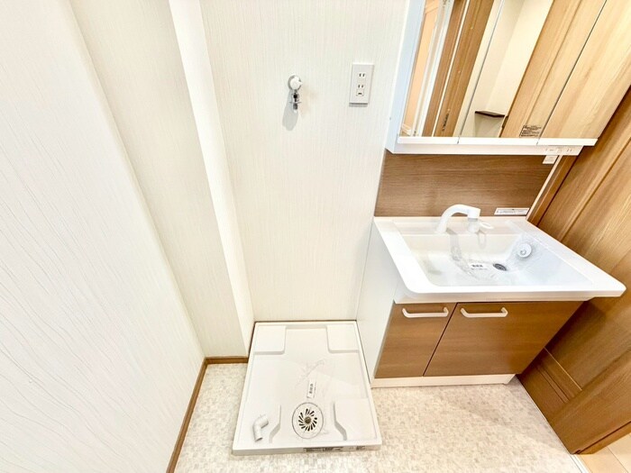 物件内観写真16　(洗濯機置場)