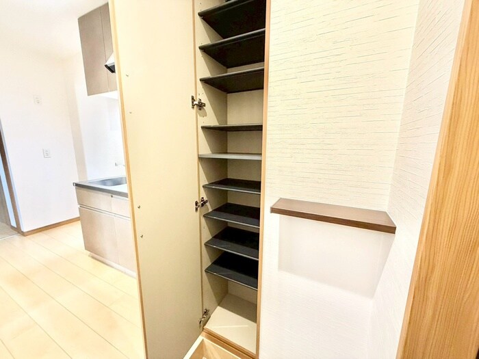 物件内観写真18　(靴箱)