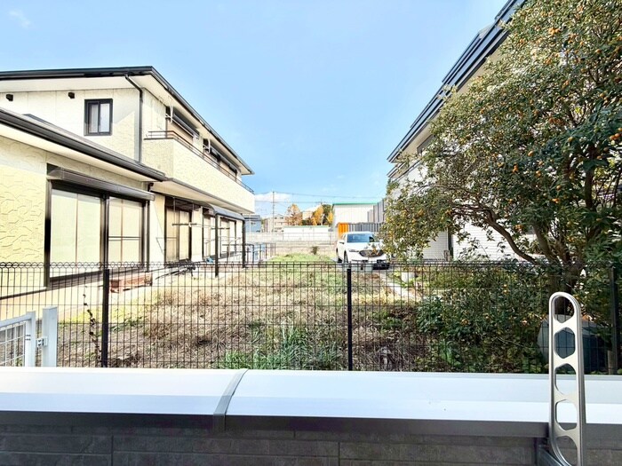 物件内観写真22　(室内からの展望)