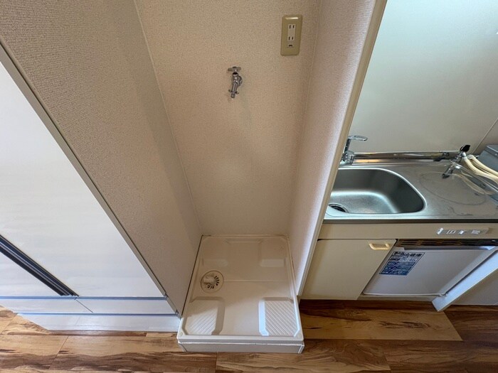 物件内観写真18　(洗濯機置場)