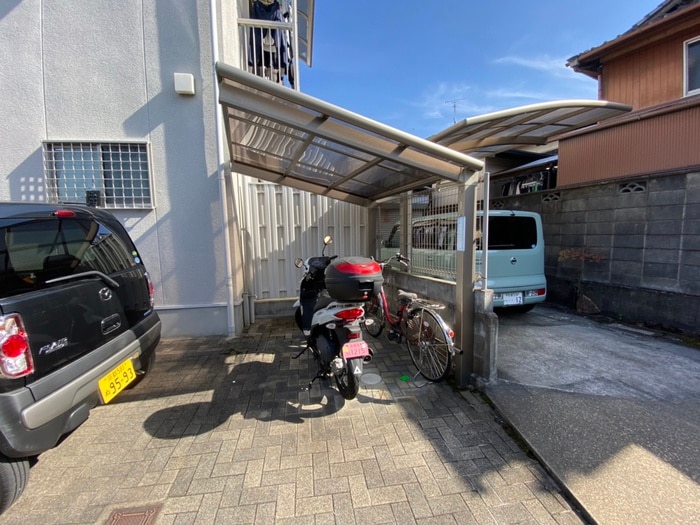 物件外観写真3　(駐車場)