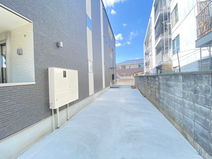 物件外観写真4　(駐輪場)