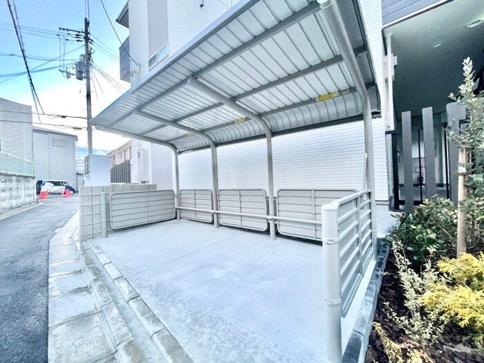 物件外観写真5　(駐輪場)