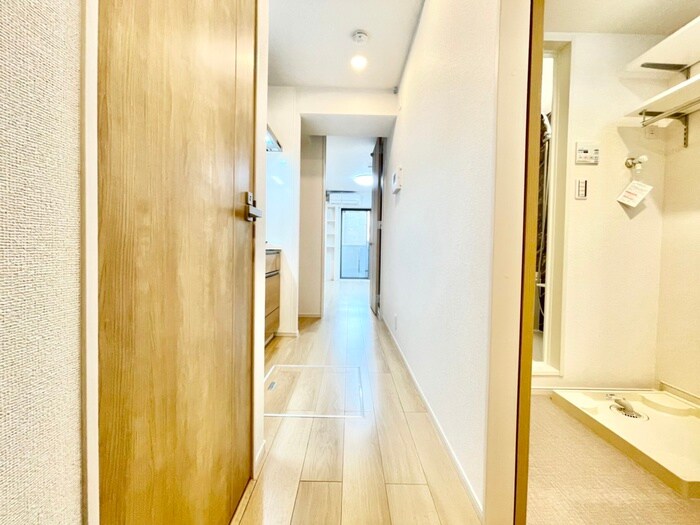 物件内観写真16　(廊下)