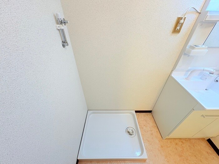 物件内観写真8　(洗濯機置場)