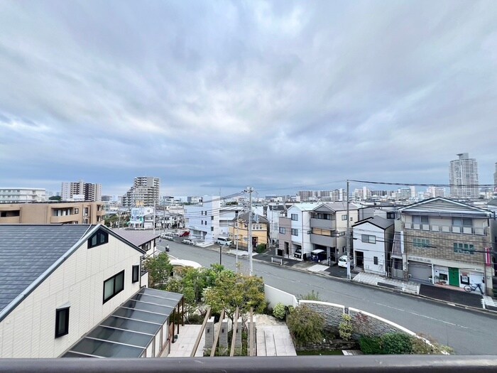 物件内観写真19　(室内からの展望)