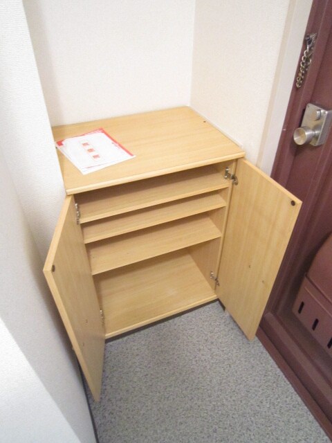 物件内観写真9　(靴箱)