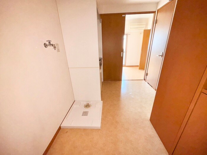 物件内観写真10　(廊下)