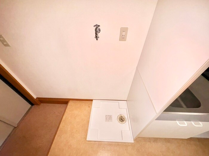 物件内観写真15　(洗濯機置場)