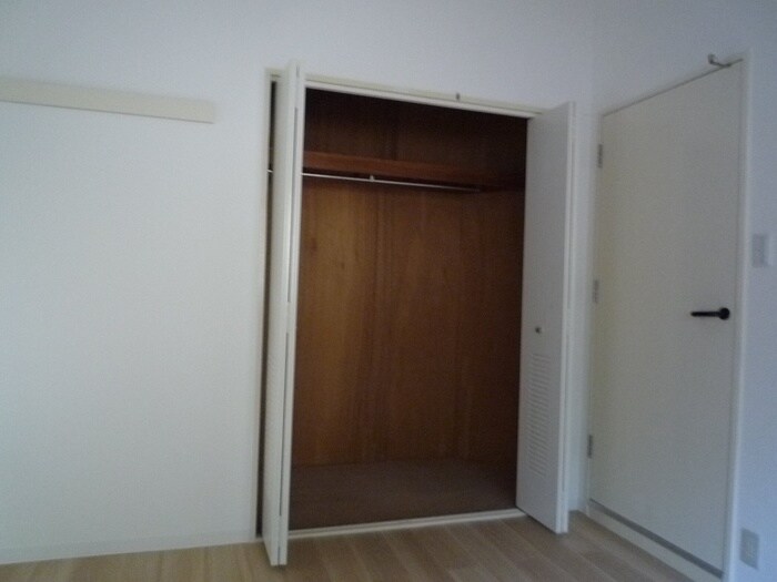 物件内観写真18　(収納)