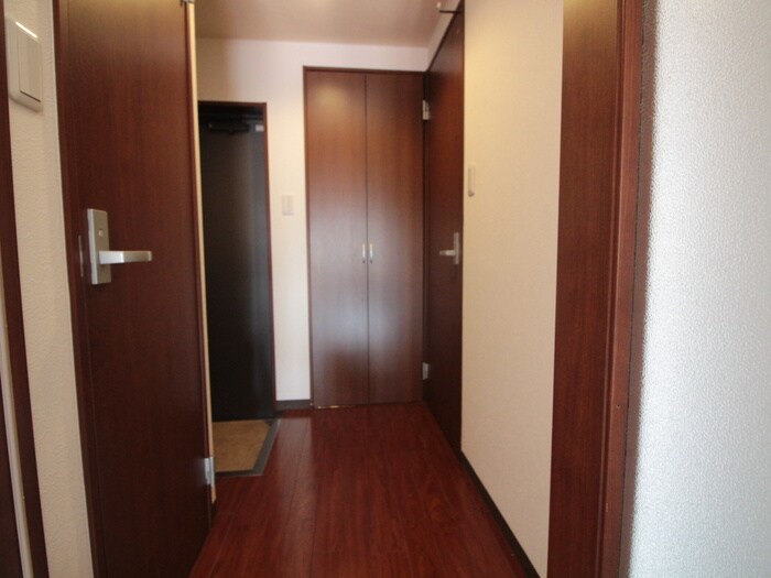 物件内観写真19　(廊下)