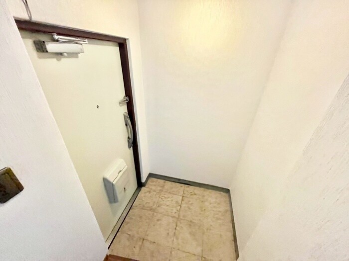 物件内観写真11　(玄関)