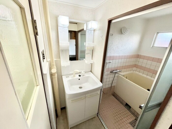 物件内観写真12　(洗面)