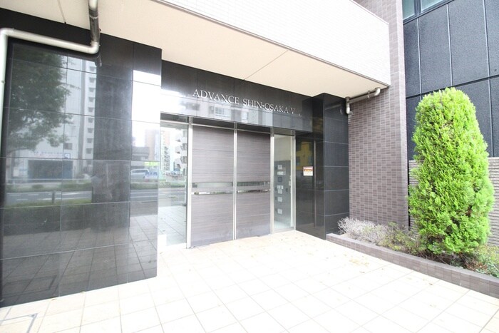 物件外観写真2　(エントランス部分)