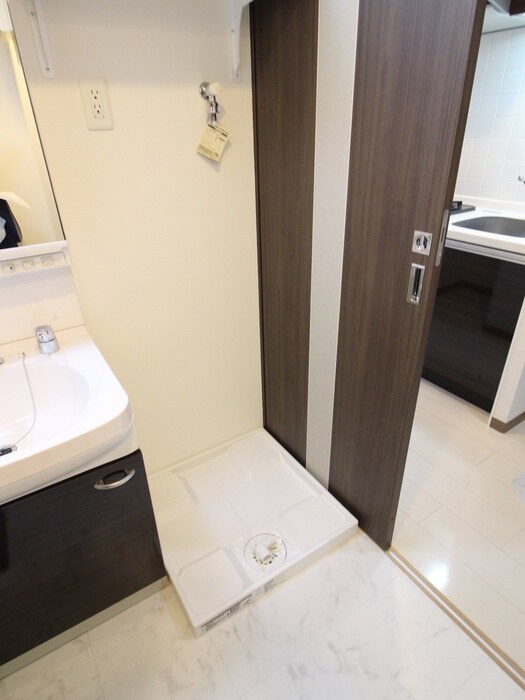 物件内観写真10　(洗濯機置場)