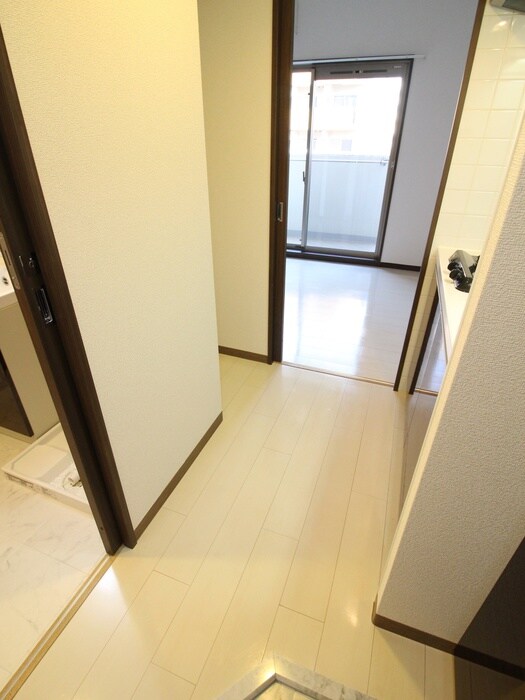 物件内観写真15　(廊下)