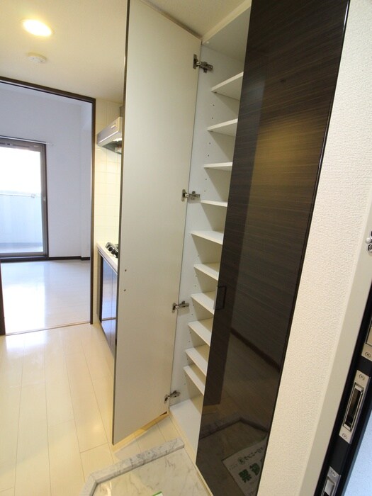 物件内観写真16　(室内からの展望)