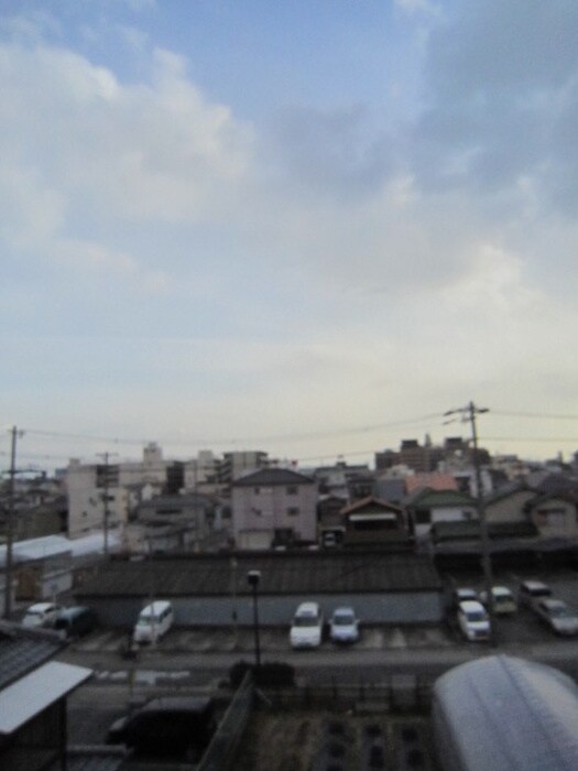 物件内観写真13　(室内からの展望)