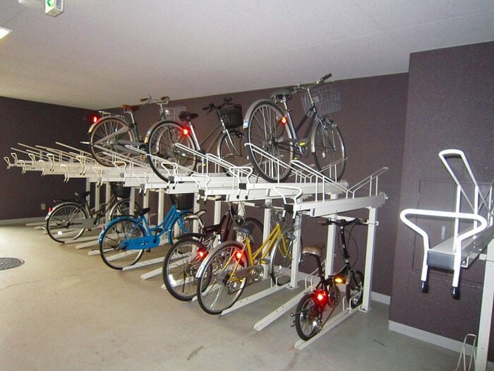 物件外観写真5　(駐輪場)