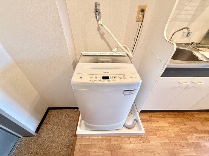 物件内観写真15　(洗濯機置場)