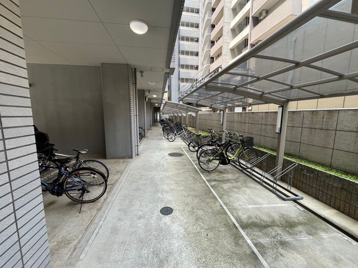 物件外観写真4　(駐輪場)