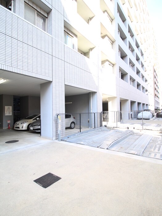 物件外観写真5　(駐車場)