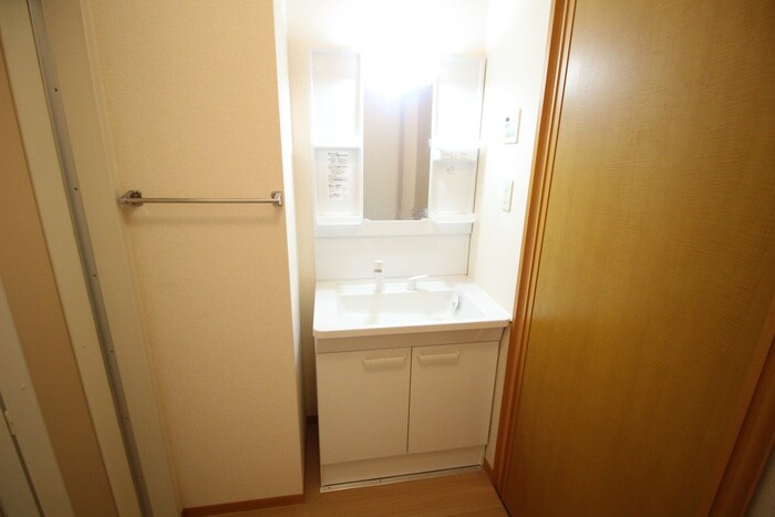 物件内観写真8　(洗面)