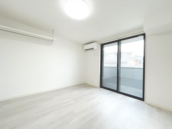 物件内観写真4　(居室)