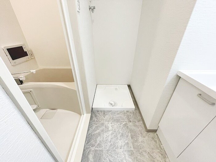 物件内観写真9　(洗濯機置場)