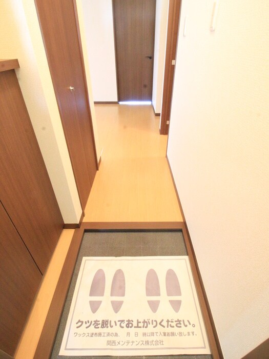 物件内観写真7　(玄関)