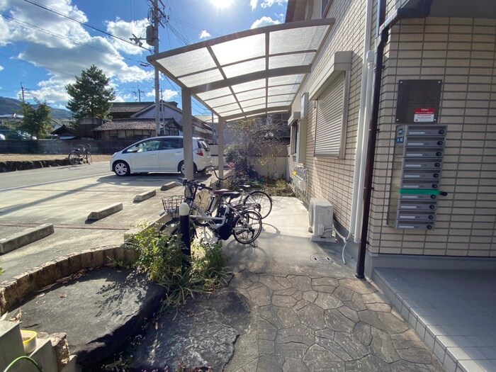 物件外観写真6　(駐輪場)