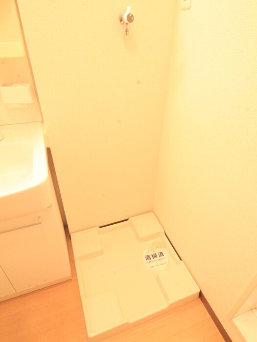 物件内観写真12　(洗濯機置場)