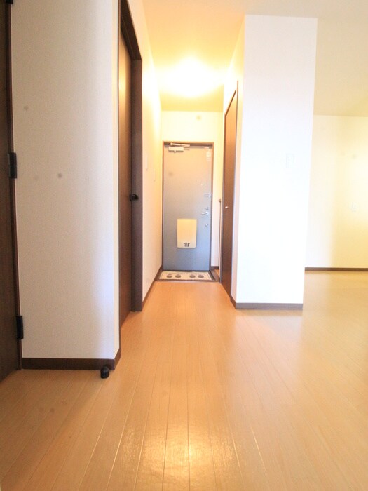 物件内観写真18　(廊下)