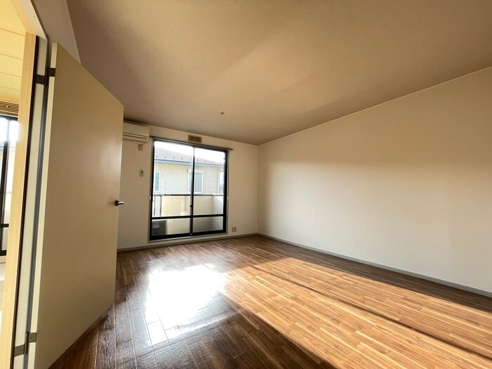 物件内観写真13　(居室)