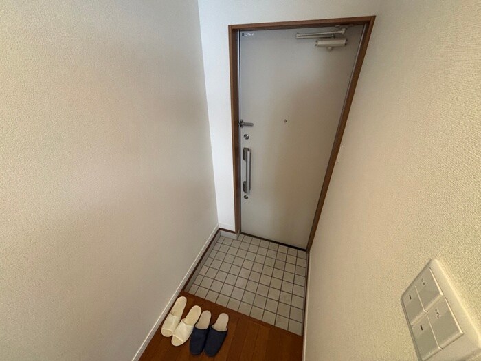物件内観写真15　(玄関)