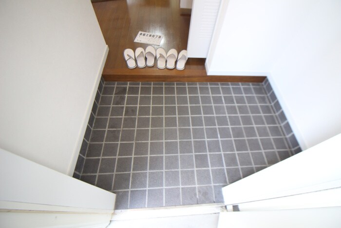 物件内観写真17　(玄関)