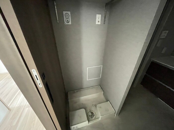 物件内観写真12　(洗濯機置場)