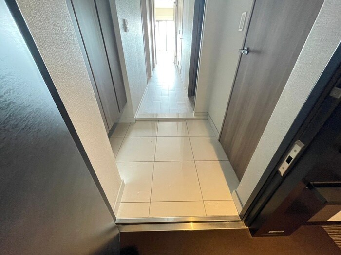 物件内観写真14　(玄関)