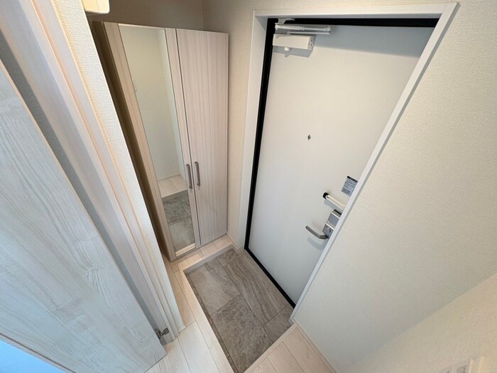 物件内観写真9　(玄関)